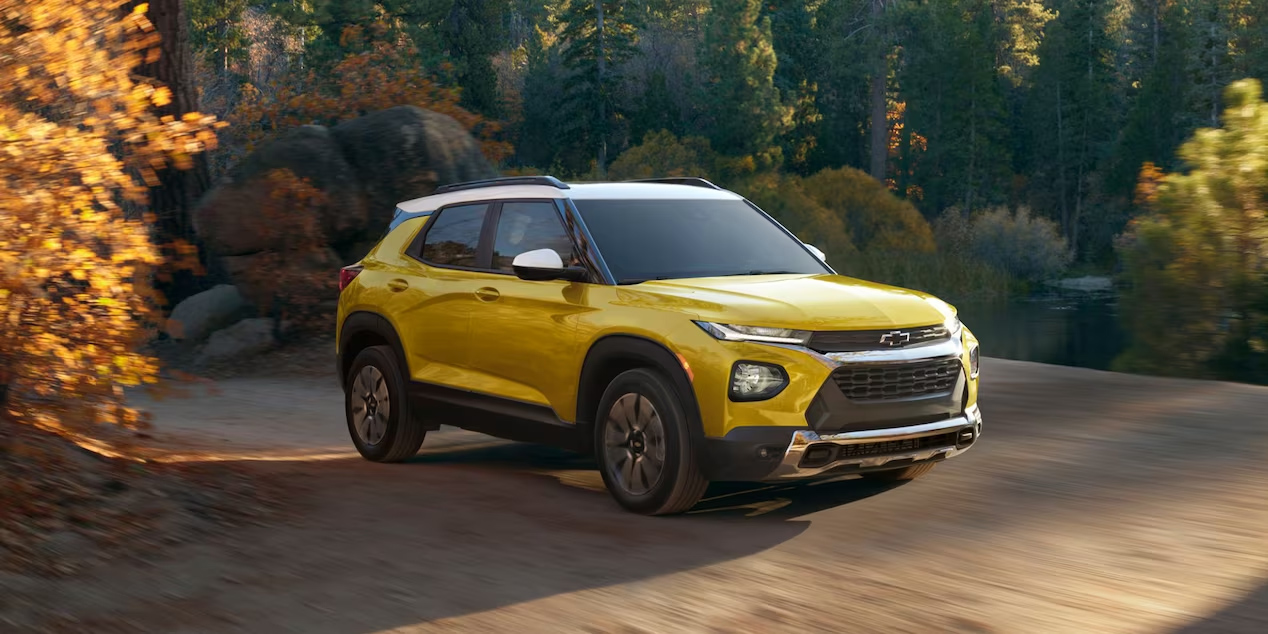 2023 Chevrolet Trailblazer Sporty Small SUV Exterior Three-Quarters View Parked - Barnes Wheaton GM South Surrey