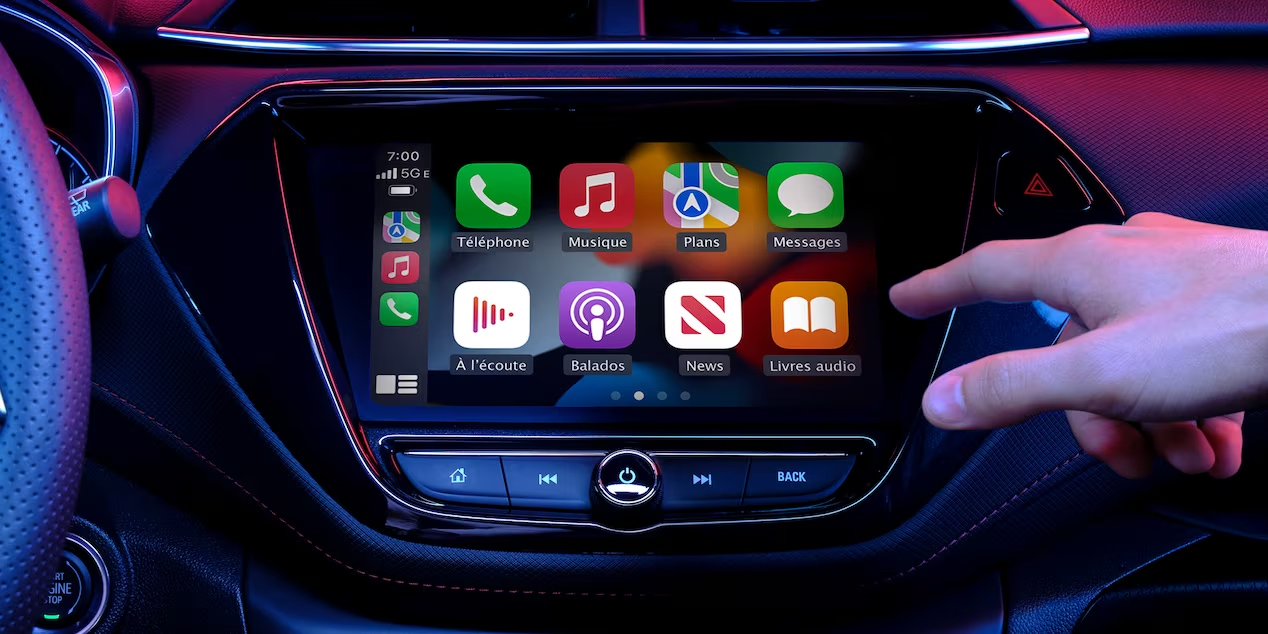 2023 Chevrolet Trailblazer Sporty Small SUV Interior Apple CarPlay Feature - Barnes Wheaton GM South Surrey