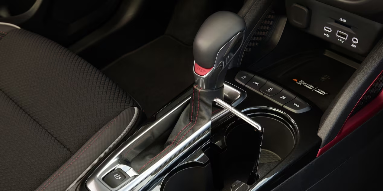 2023 Chevrolet Trailblazer Sporty Small SUV Interior Center Console Shifter - Barnes Wheaton GM South Surrey
