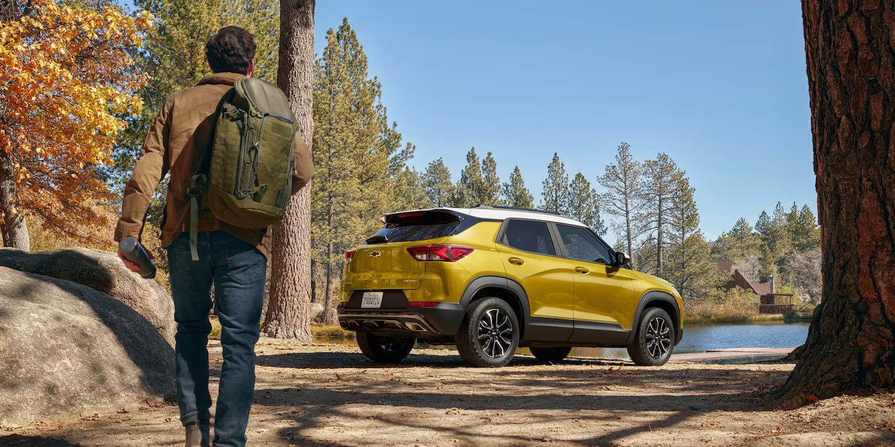 2023 Chevrolet Trailblazer Sporty Small SUV Parked on Hiking Trail - Barnes Wheaton GM South Surrey