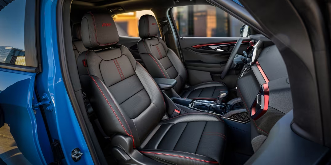 2024 Chevrolet Trailblazer RS Standard Front Passenger Flat-Folding Seats - Barnes Wheaton GM South Surrey
