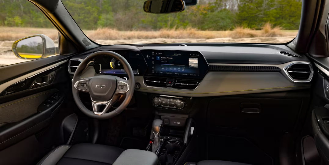 Front Interior of 2024 Chevrolet Trailblazer From Right - Barnes Wheaton GM South Surrey