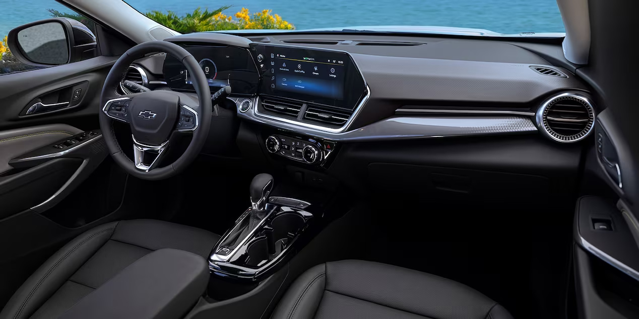 Front Interior of the 2024 Chevrolet Trax - Barnes Wheaton GM South Surrey