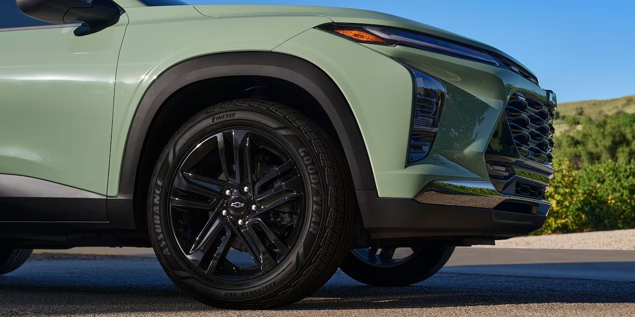 Front Wheel of the 2024 Chevrolet Trax - Barnes Wheaton GM South Surrey