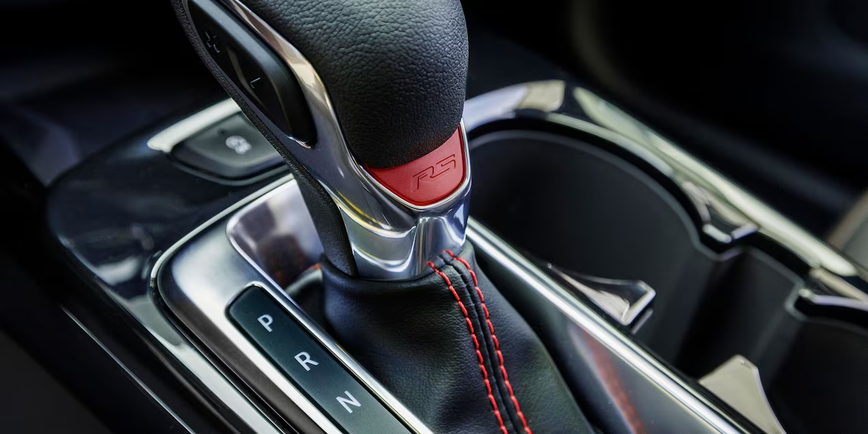 Stick Shift of the 2024 Chevrolet Trax - Barnes Wheaton GM South Surrey