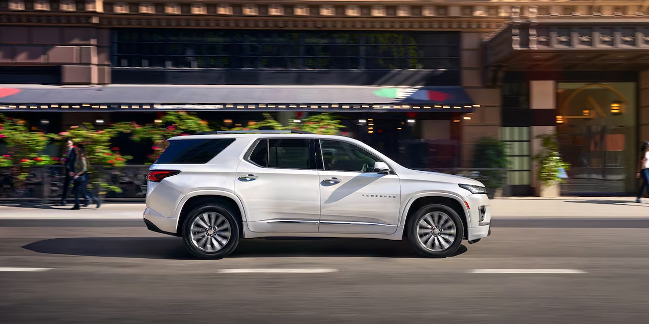 2023 Chevrolet Traverse Side Profile - Barnes Wheaton GM South Surrey