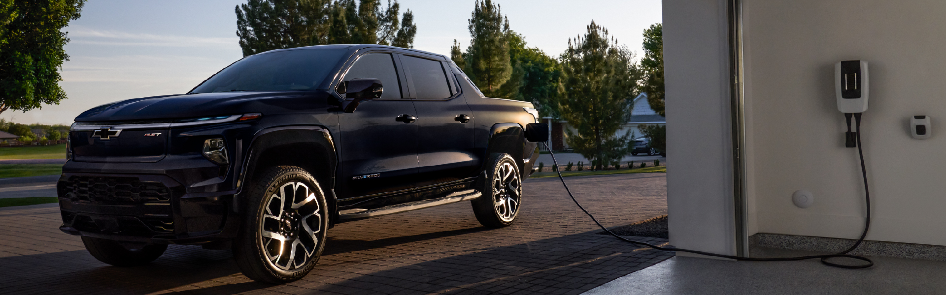 Silverado-EV-Landing-Page-Image-3-EN